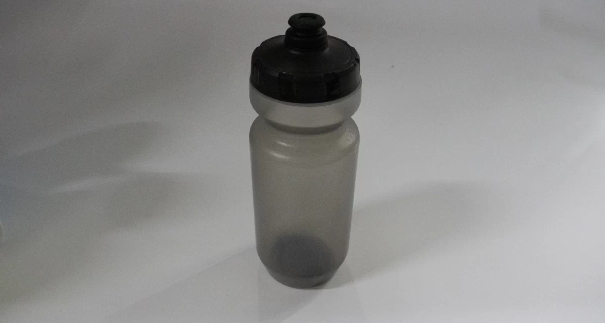 Squeeze Cycling Water Bottle, Self-Sealing Nozzle Bike Water Bottle BPA Free 600ml / 20oz PE Sports Bottle for Biking Running Football Team Sports | Custom Logo Wholesale Factory